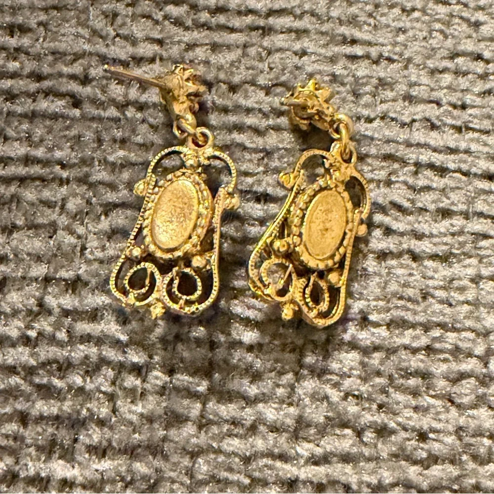Elegant Gold and Green Earrings